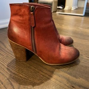 Maroon booties